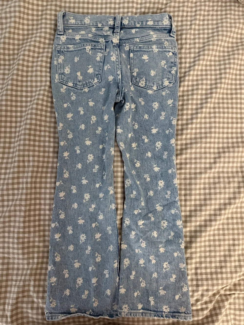 Girls Old Navy Light Blue Denim Jeans with White Floral Print